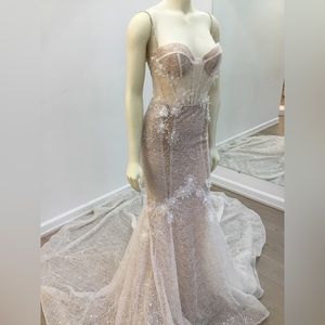 BERTA PRIVEE SAMPLE SALE!! 23-P06 Wedding Dress